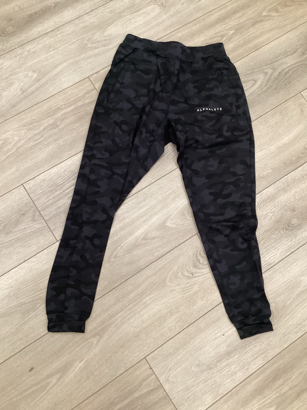 Alphalete Men's Premium V2 Jogger Black Gray Camo Pants Gym/Athletic Sz Small